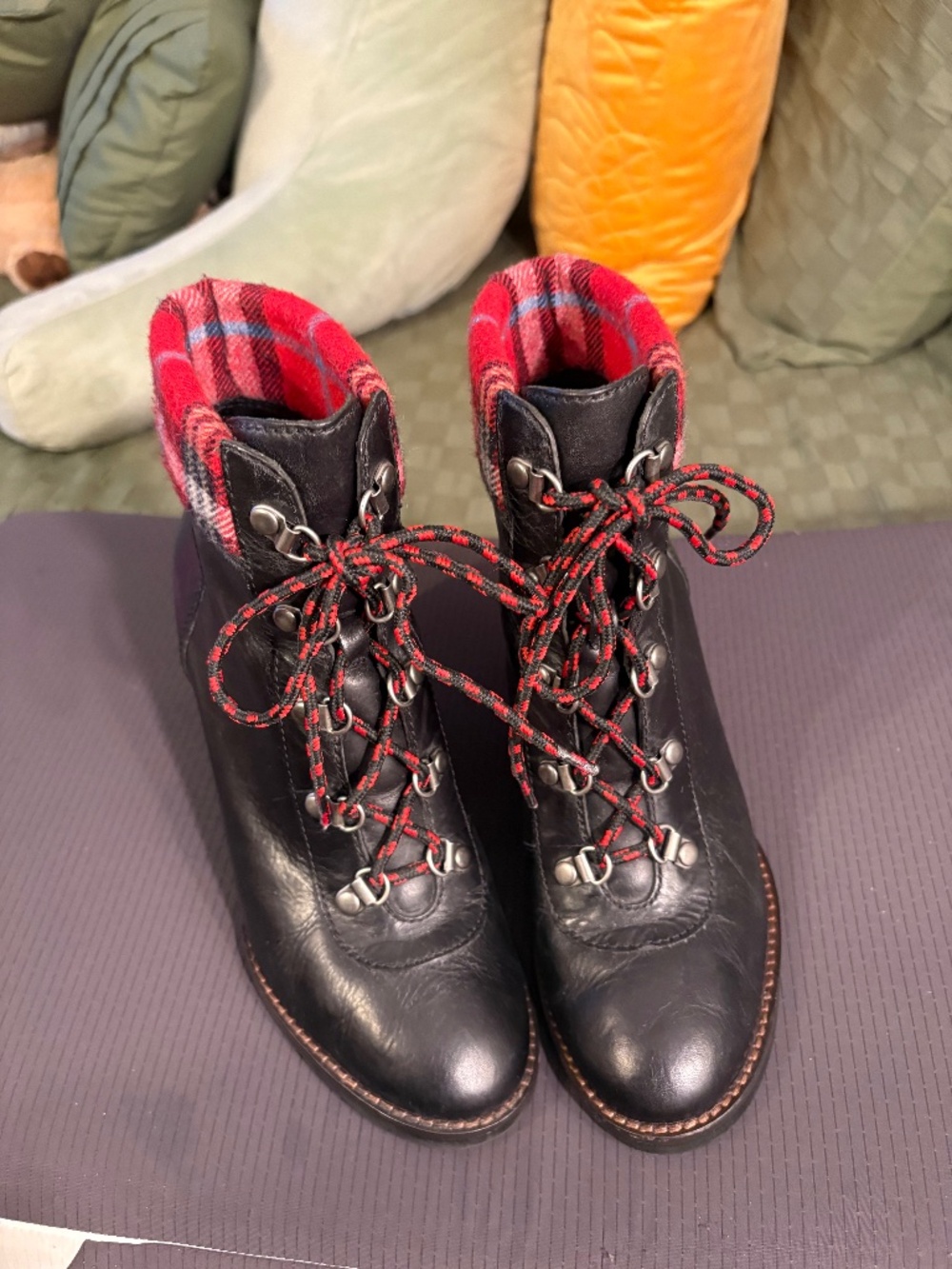 Johnston & Murphy Short Booties